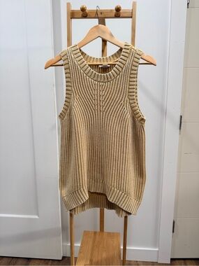 Tribal distressed Sleeveless Ribbed Crew Sweater in Gold/Mustard